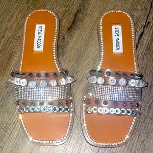 If you’re a 6.5, 7 they will fit u best!